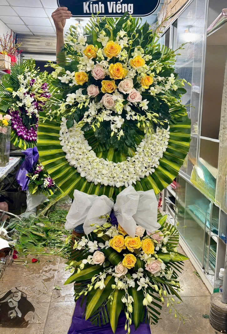 Hoa Viếng Chia Buồn Tang Lễ HCB495