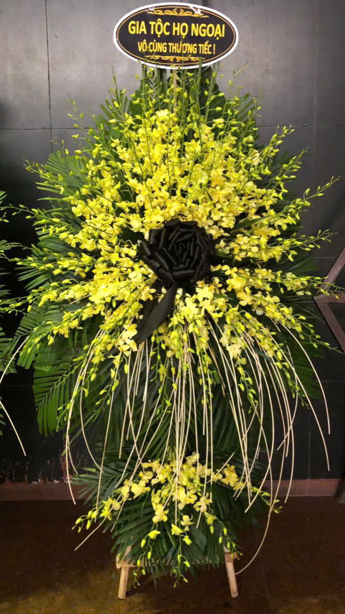 Lẵng Hoa Chia Buồn Tang Lễ HCB492