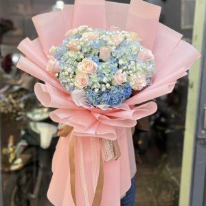 Bó hoa tươi kem dâu cẩm tú HB826