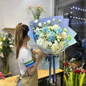 Hoa bó hồng xanh tulip HB552