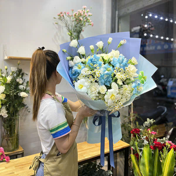 Hoa bó hồng xanh tulip HB552